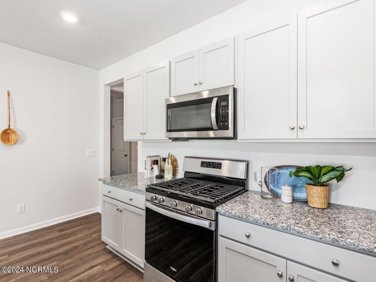 3061 Lochgreen Circle