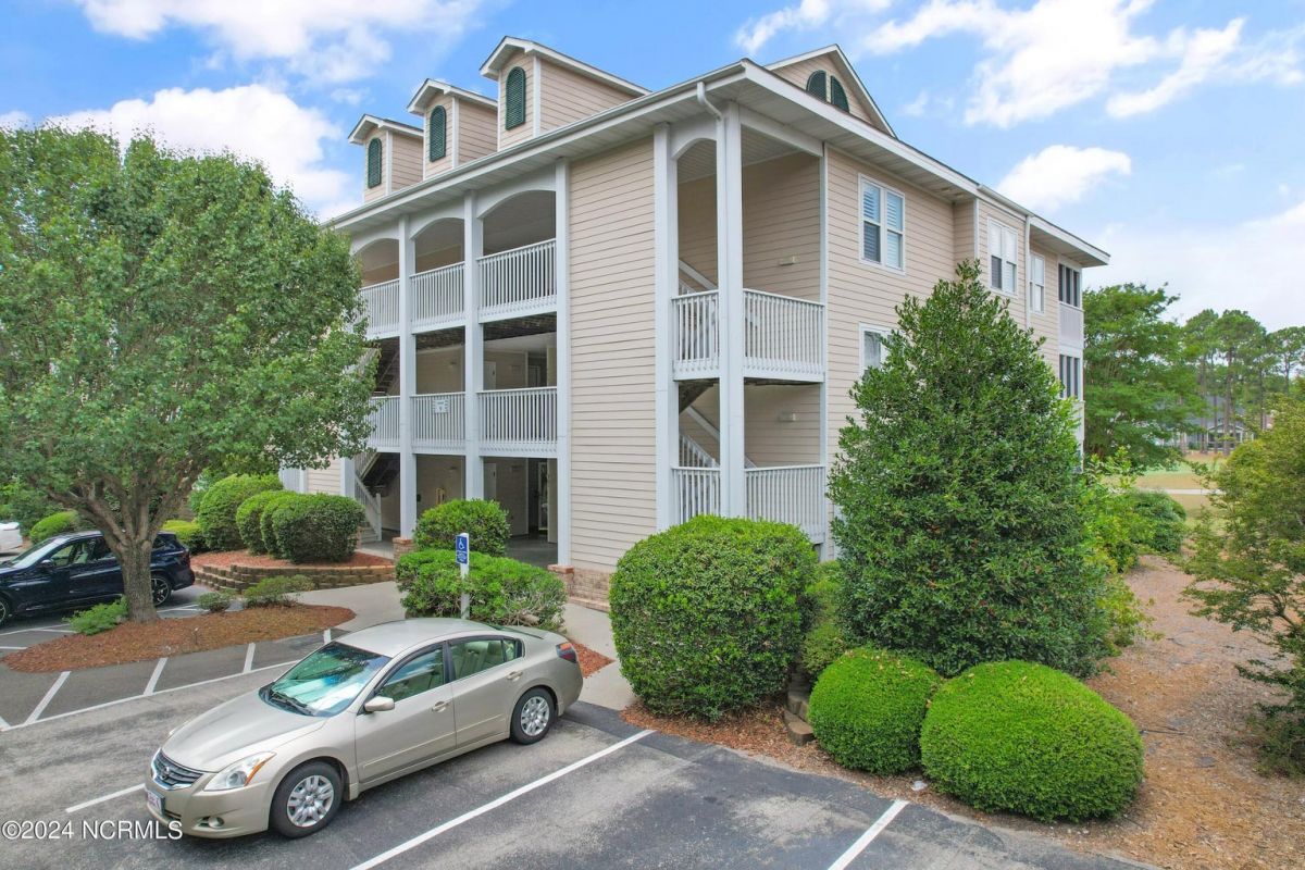 3350 Club Villas Drive