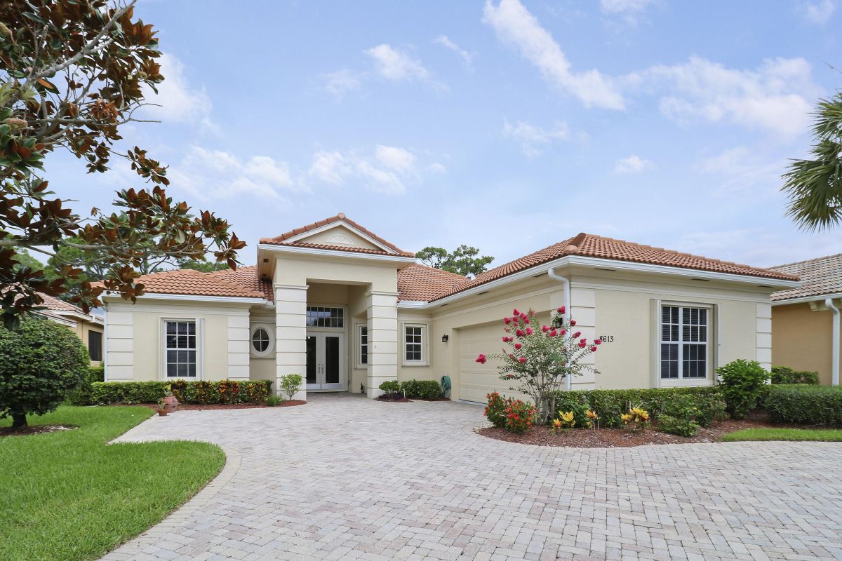 8613 Tompson Point Road