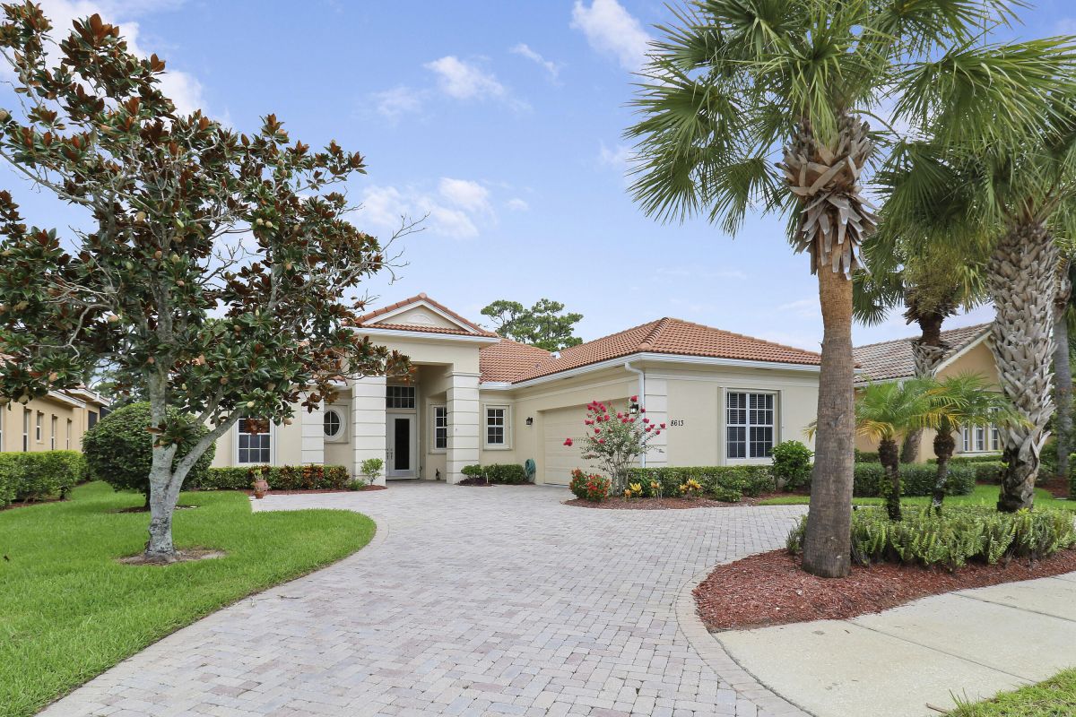 8613 Tompson Point Road