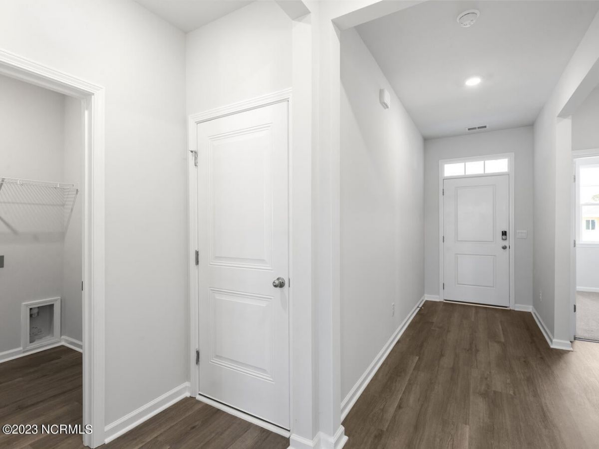 3077 Lochgreen Circle