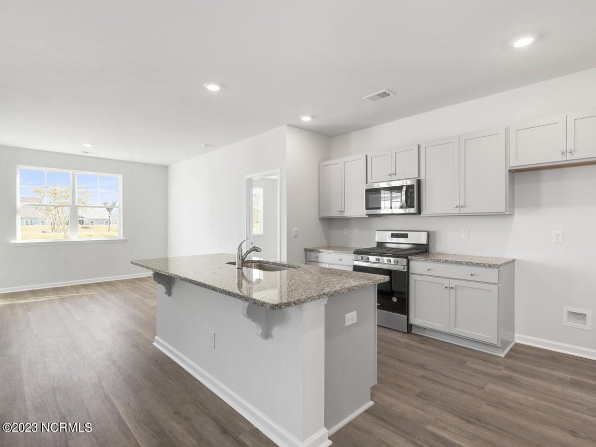 3077 Lochgreen Circle