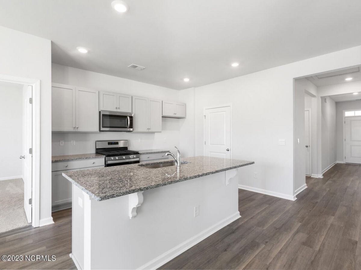 3077 Lochgreen Circle