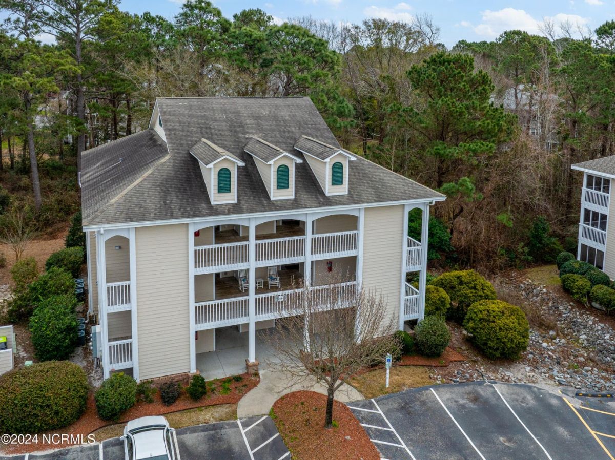 3350 Club Villas Drive