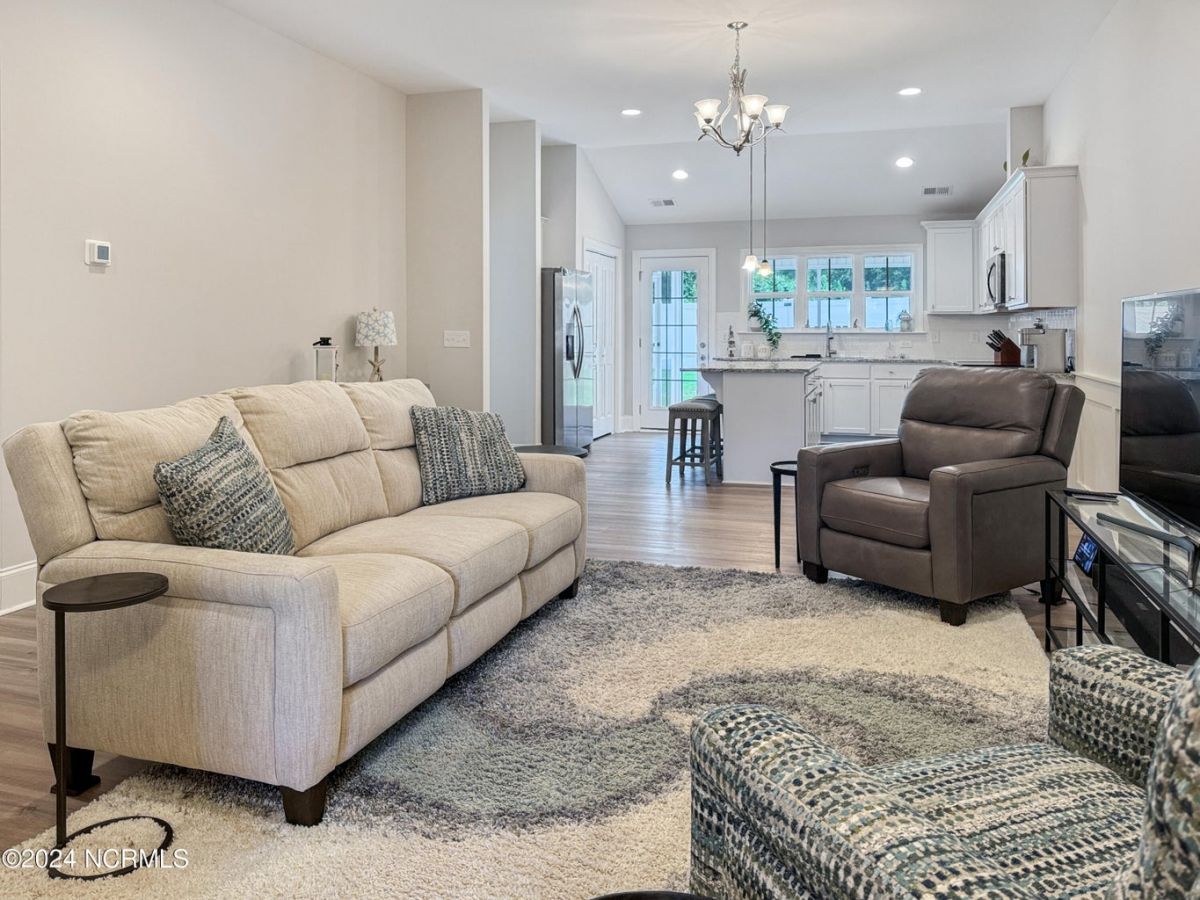 1284 Marsilio Lane