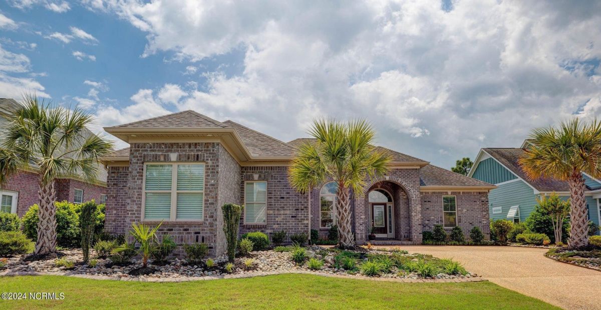 2437 Compass Pointe South Wynd