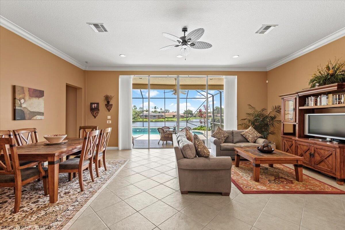 9233 Short Chip Circle