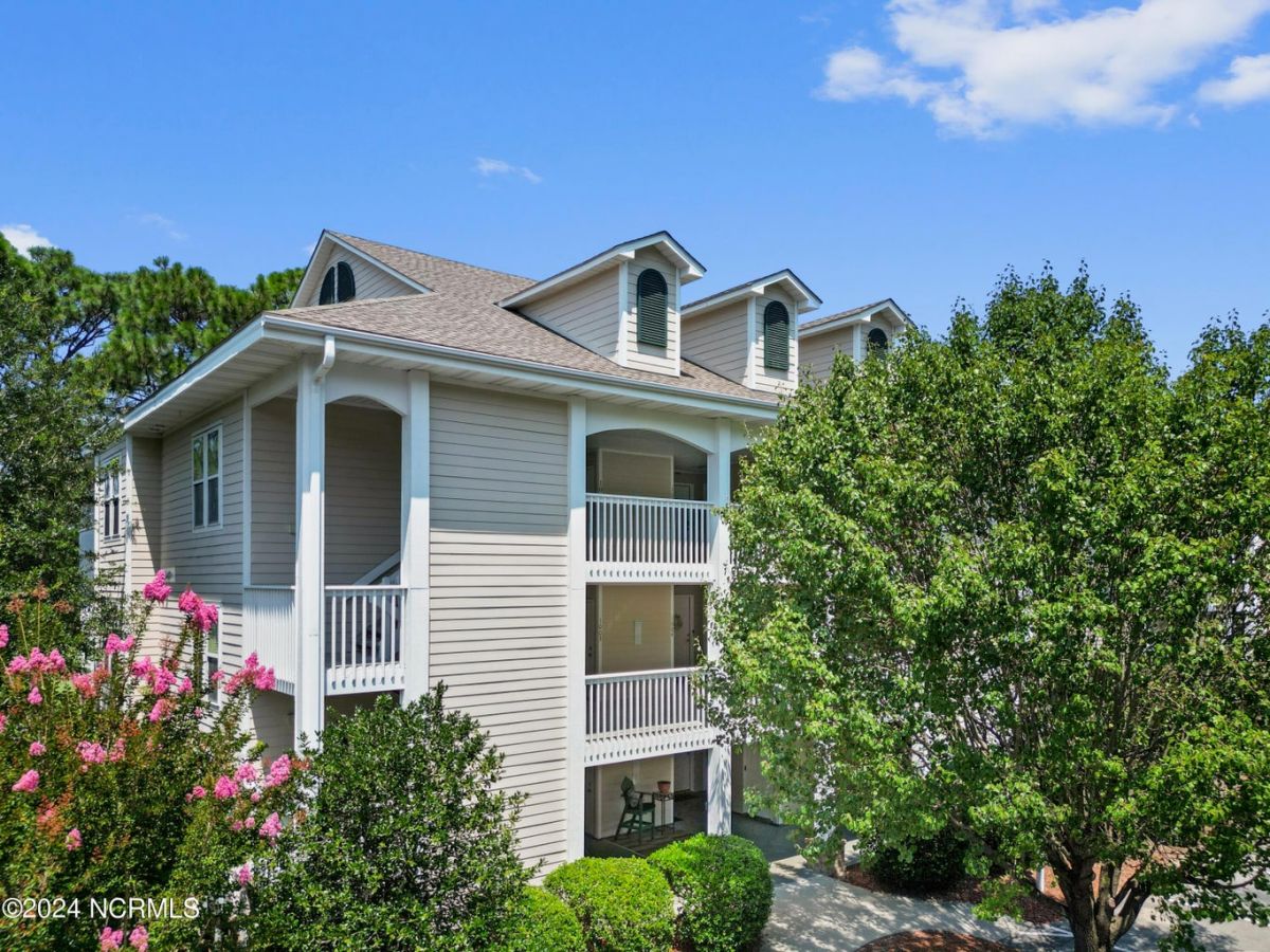 3350 Club Villas Drive