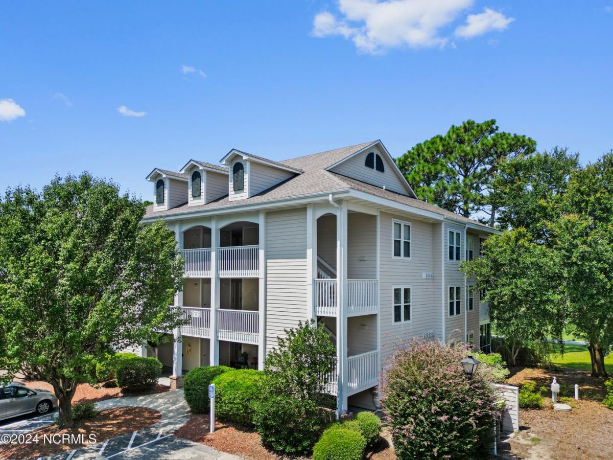 3350 Club Villas Drive