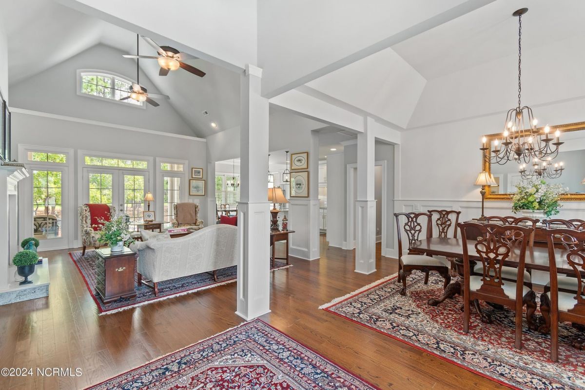 2719 Shady Pine Circle