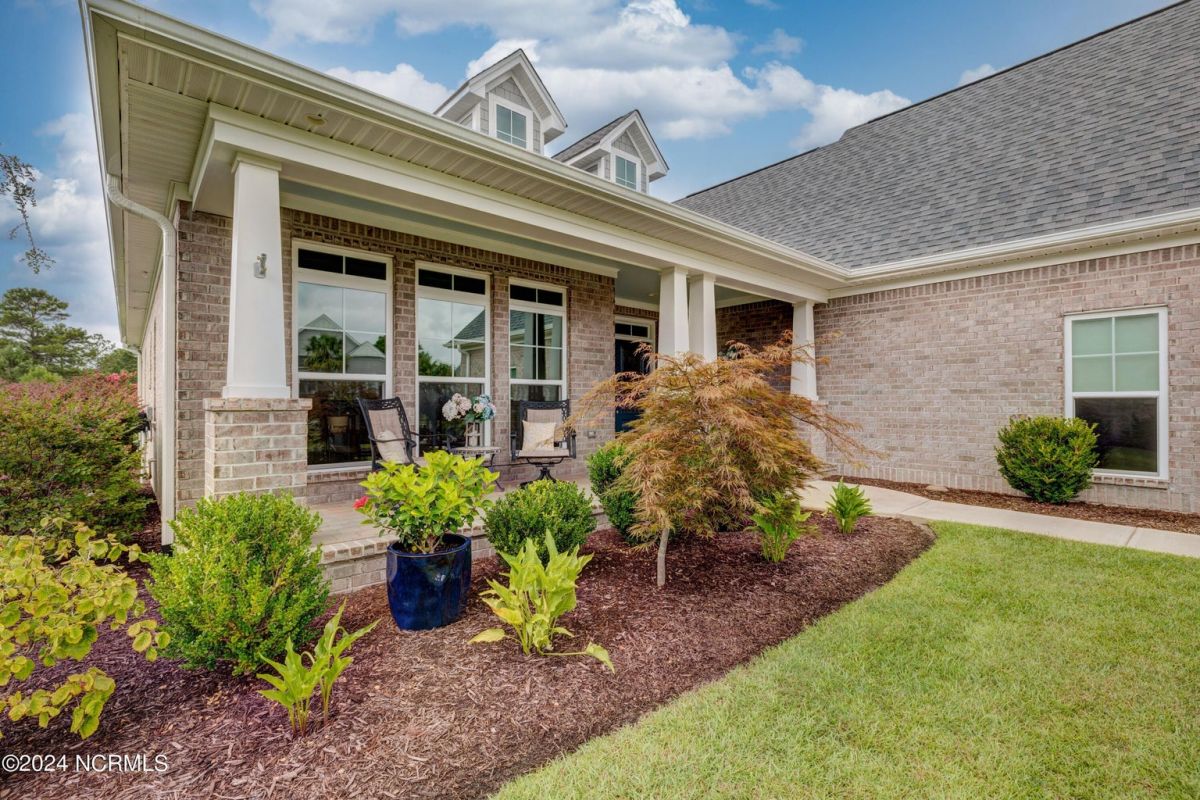 8643 Hammocks Cove Trail