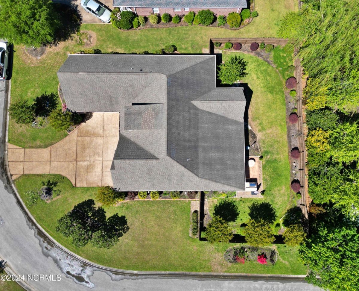 1218 Waterfall Way