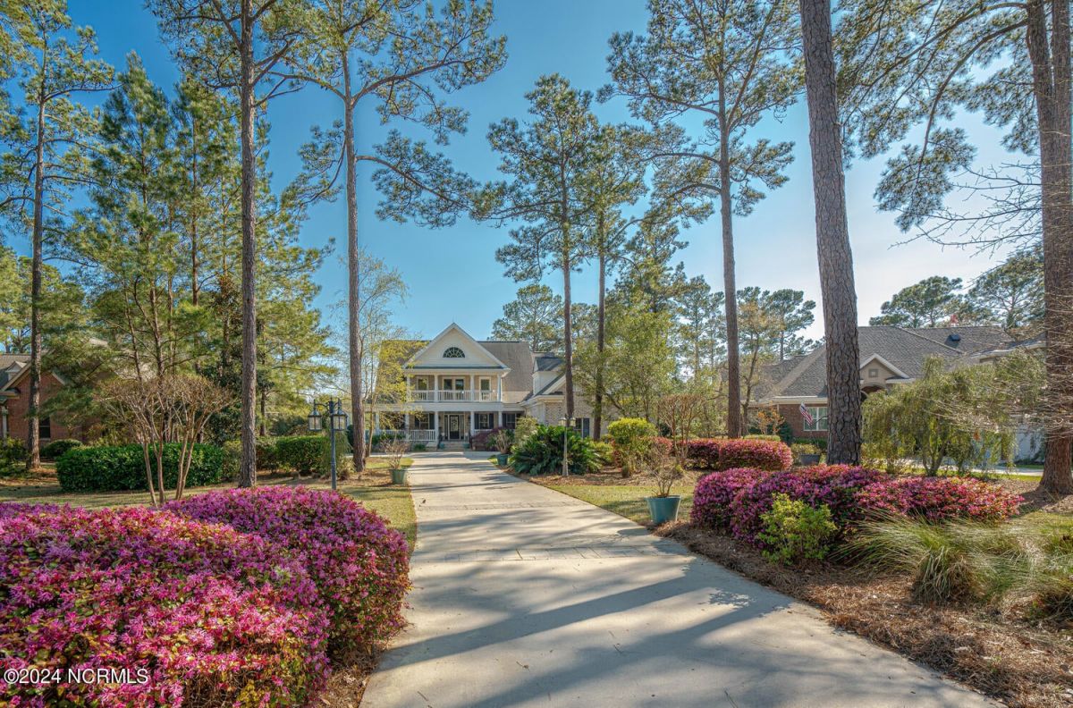 547 Gladstone Circle