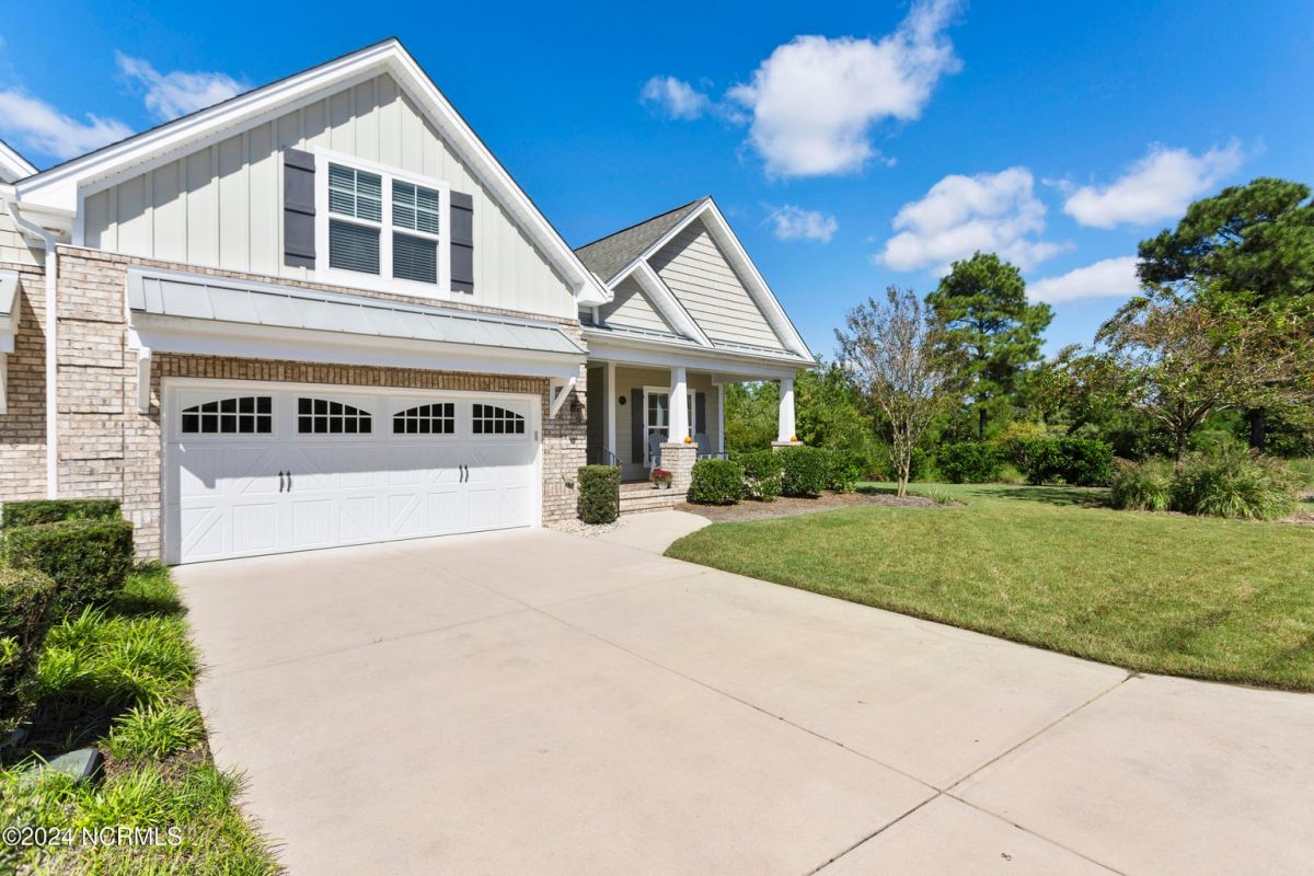 8477 Oak Abbey Trail