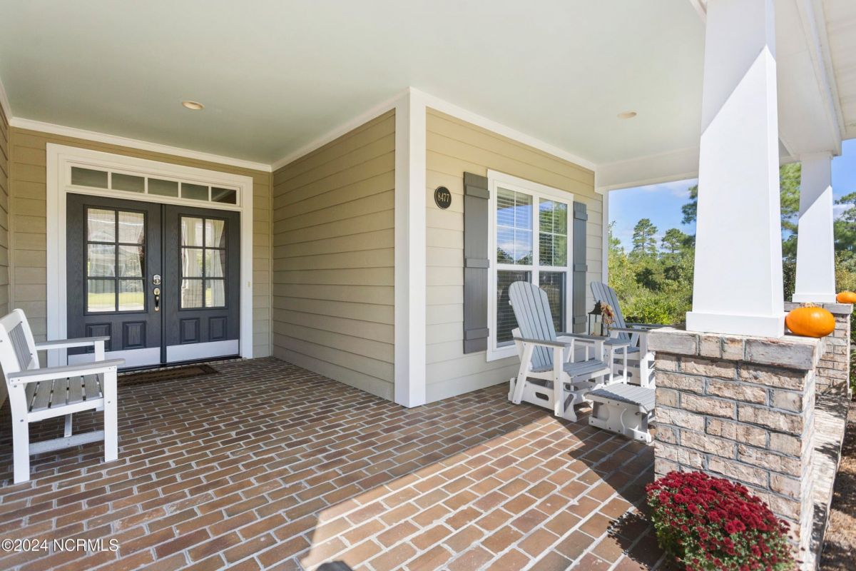 8477 Oak Abbey Trail