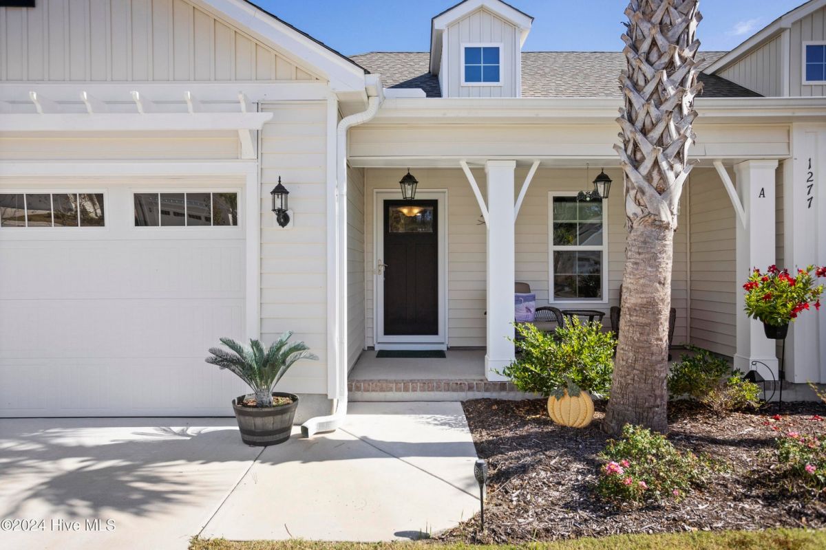1277 Marsilio Lane