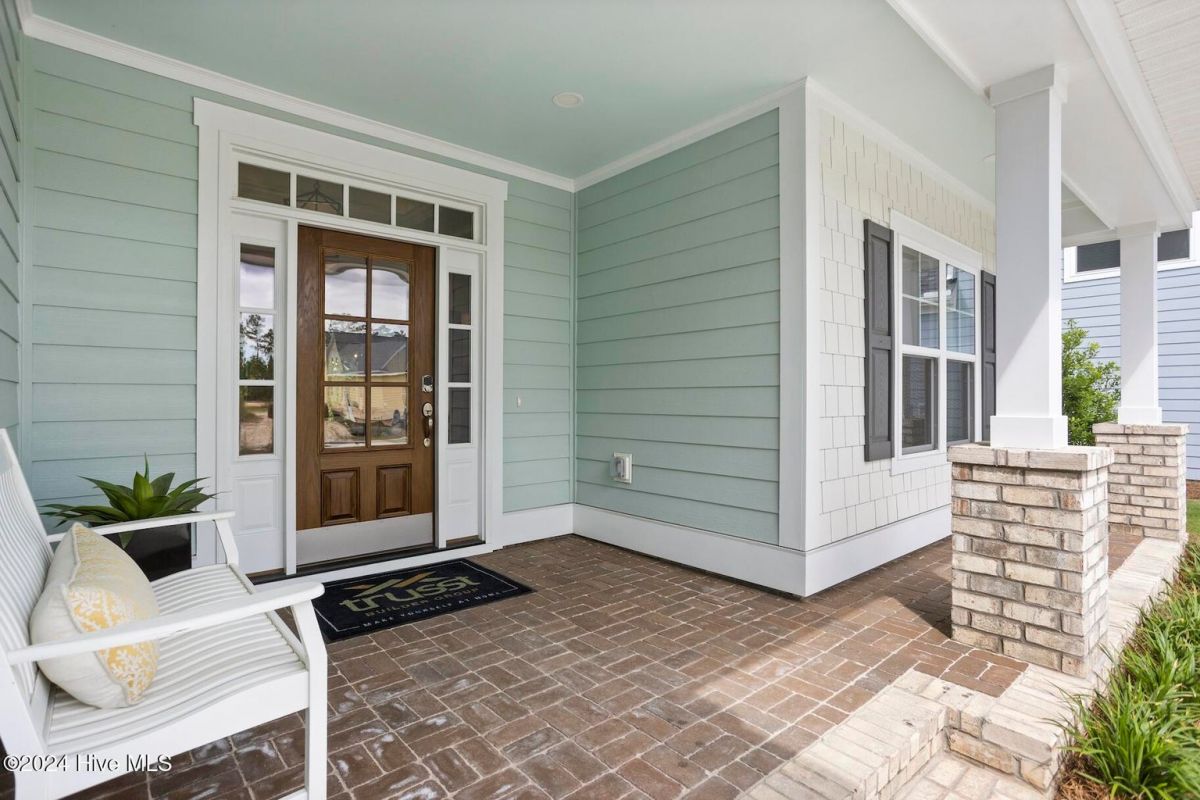 9165 Crossbill Drive