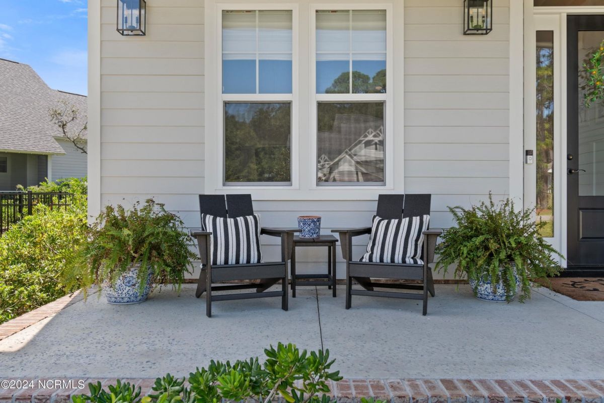 3885 Big Magnolia Way