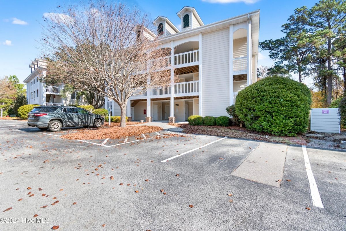 3350 Club Villas Drive