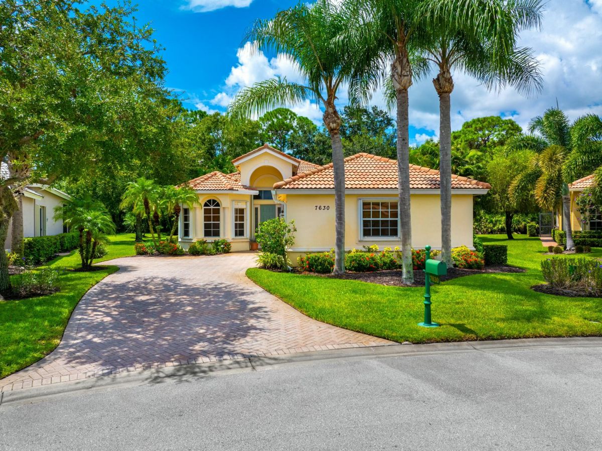 7630 Greenbrier Circle