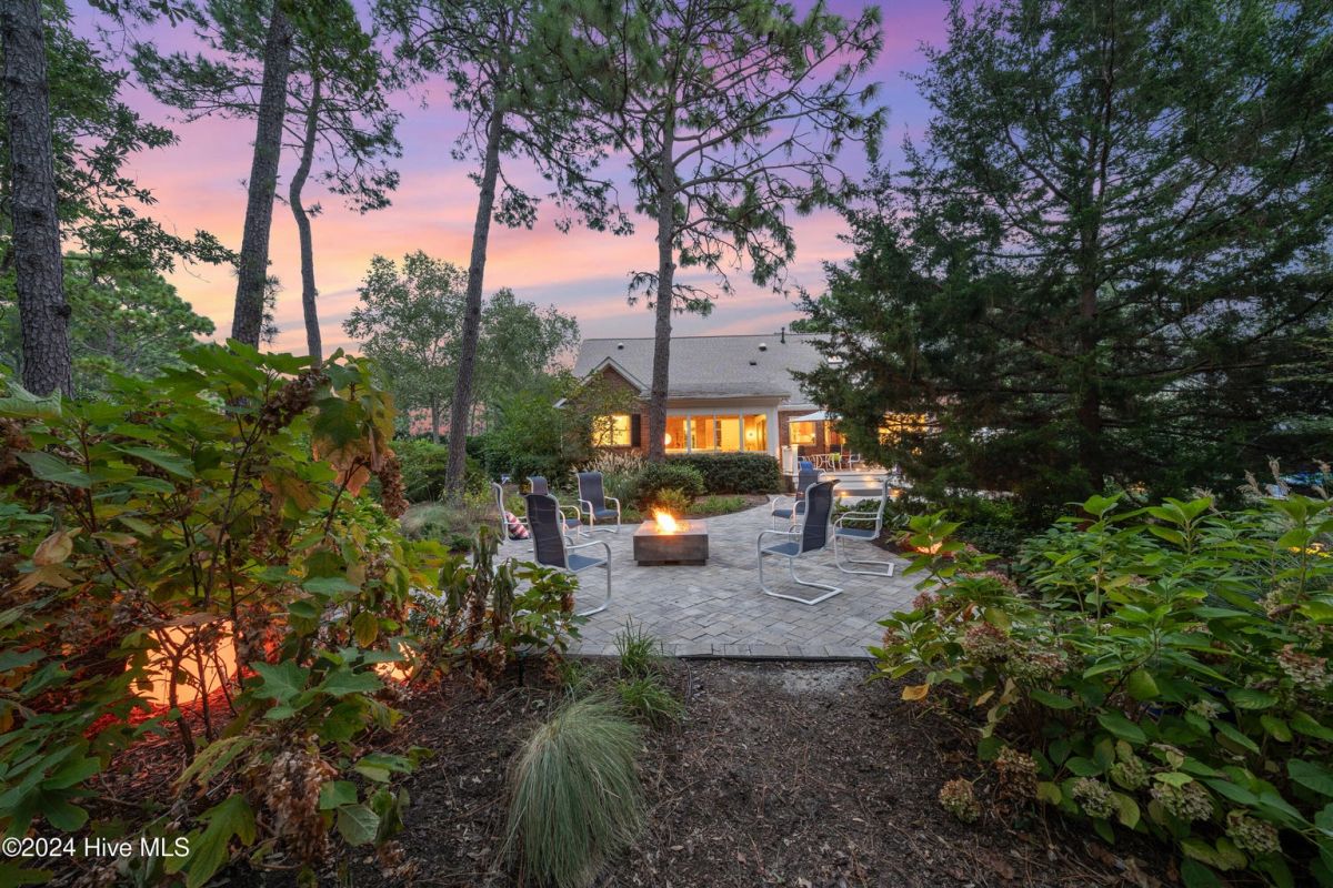 3303 Gordonia Circle