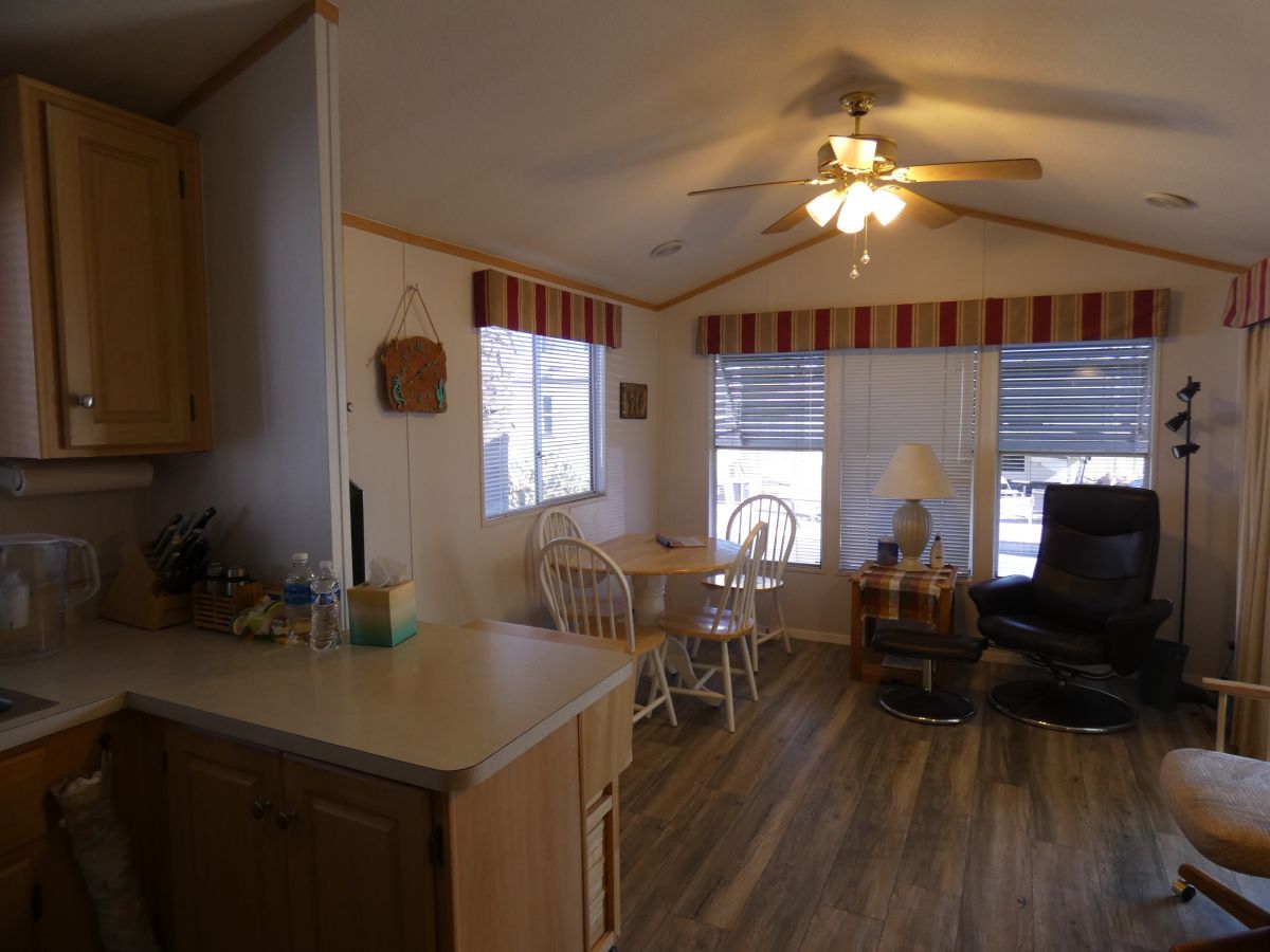 1110 North Henness Rd 936