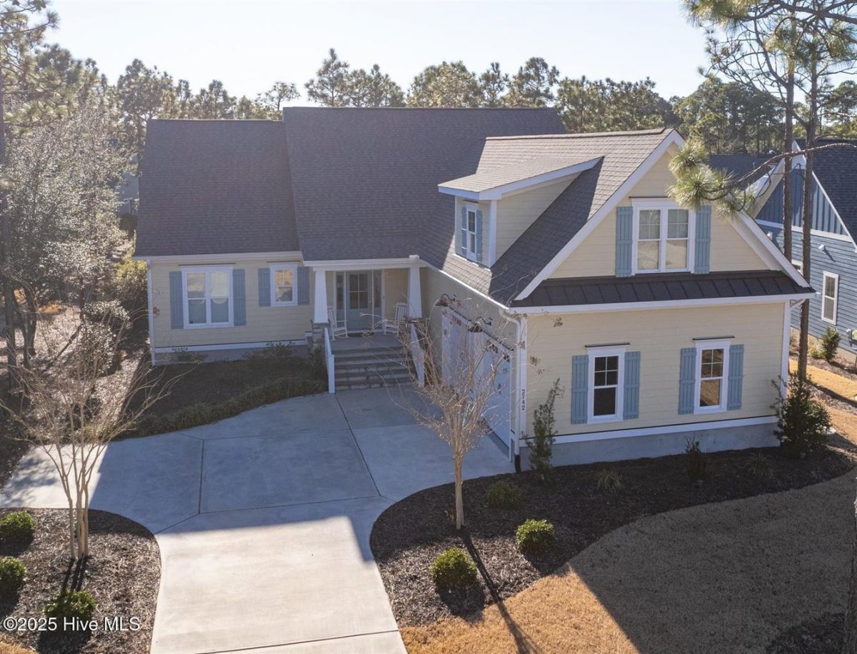 2742 Oak Forest Drive