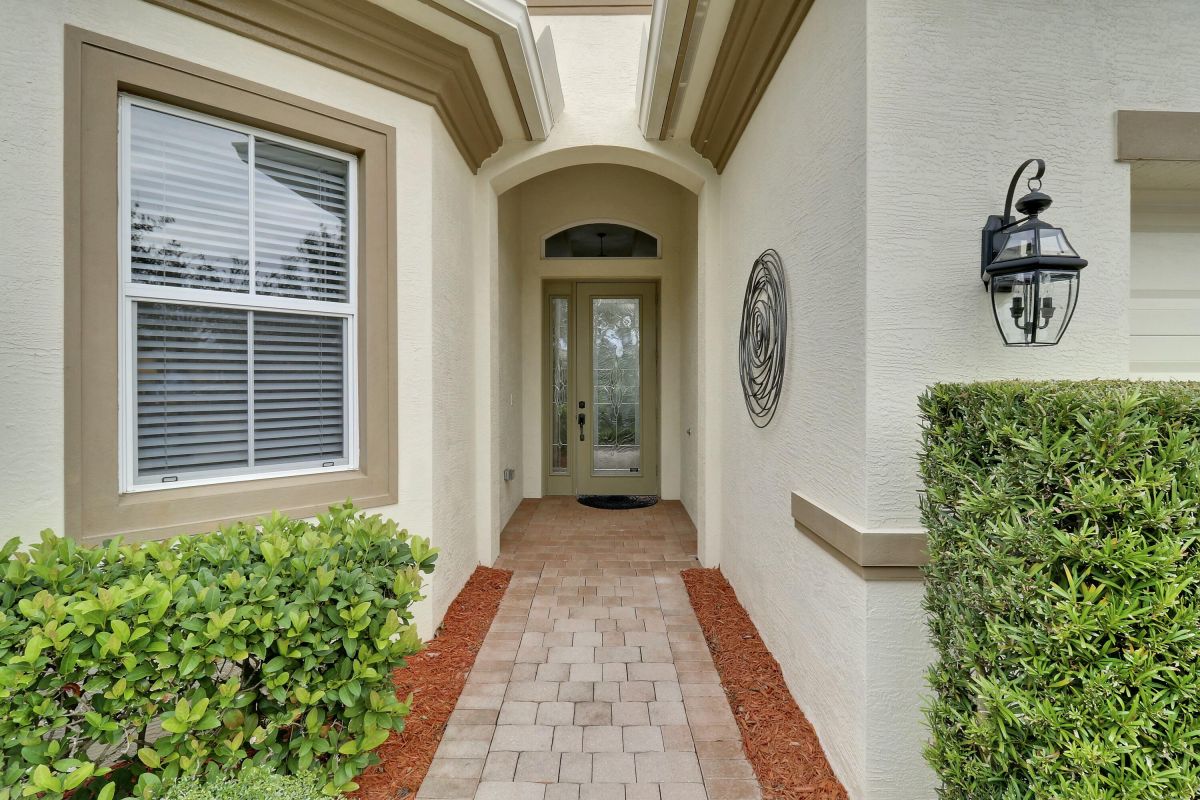 9752 Nuova Way