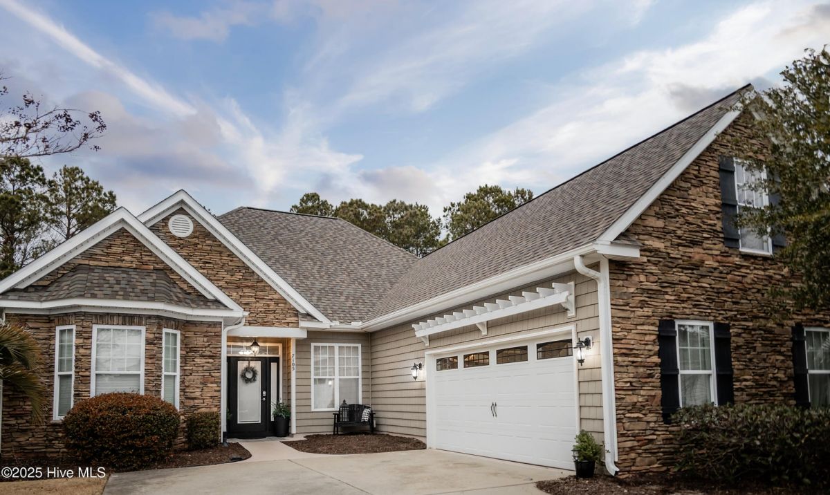 7105 Bonaventure Street