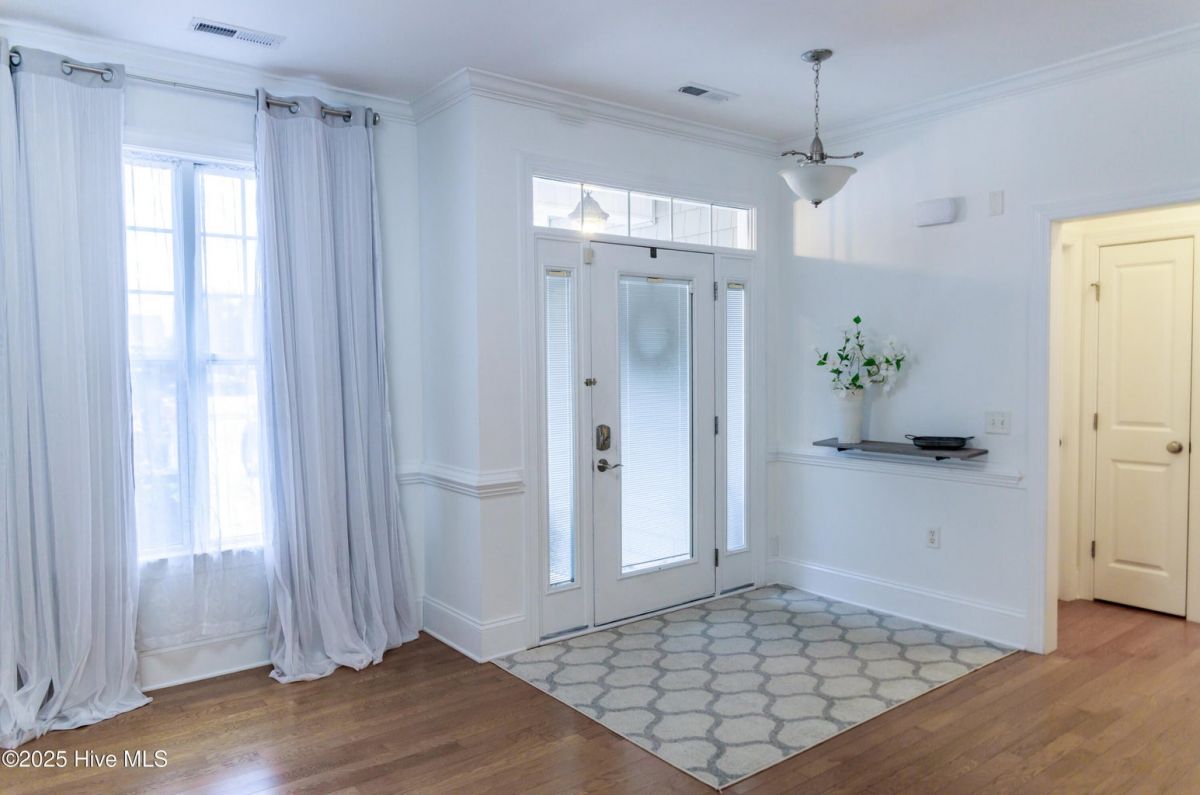7105 Bonaventure Street