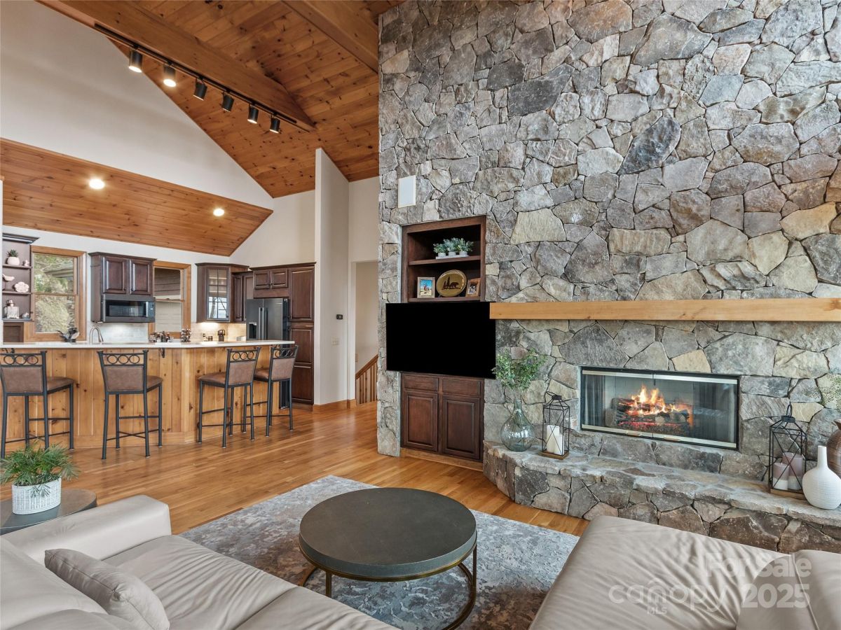 45 Ivy Point Lane