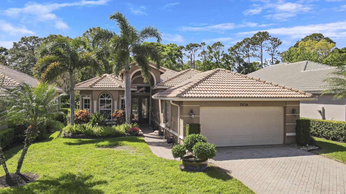 7634 Greenbrier Circle