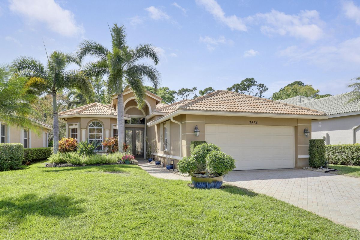 7634 Greenbrier Circle