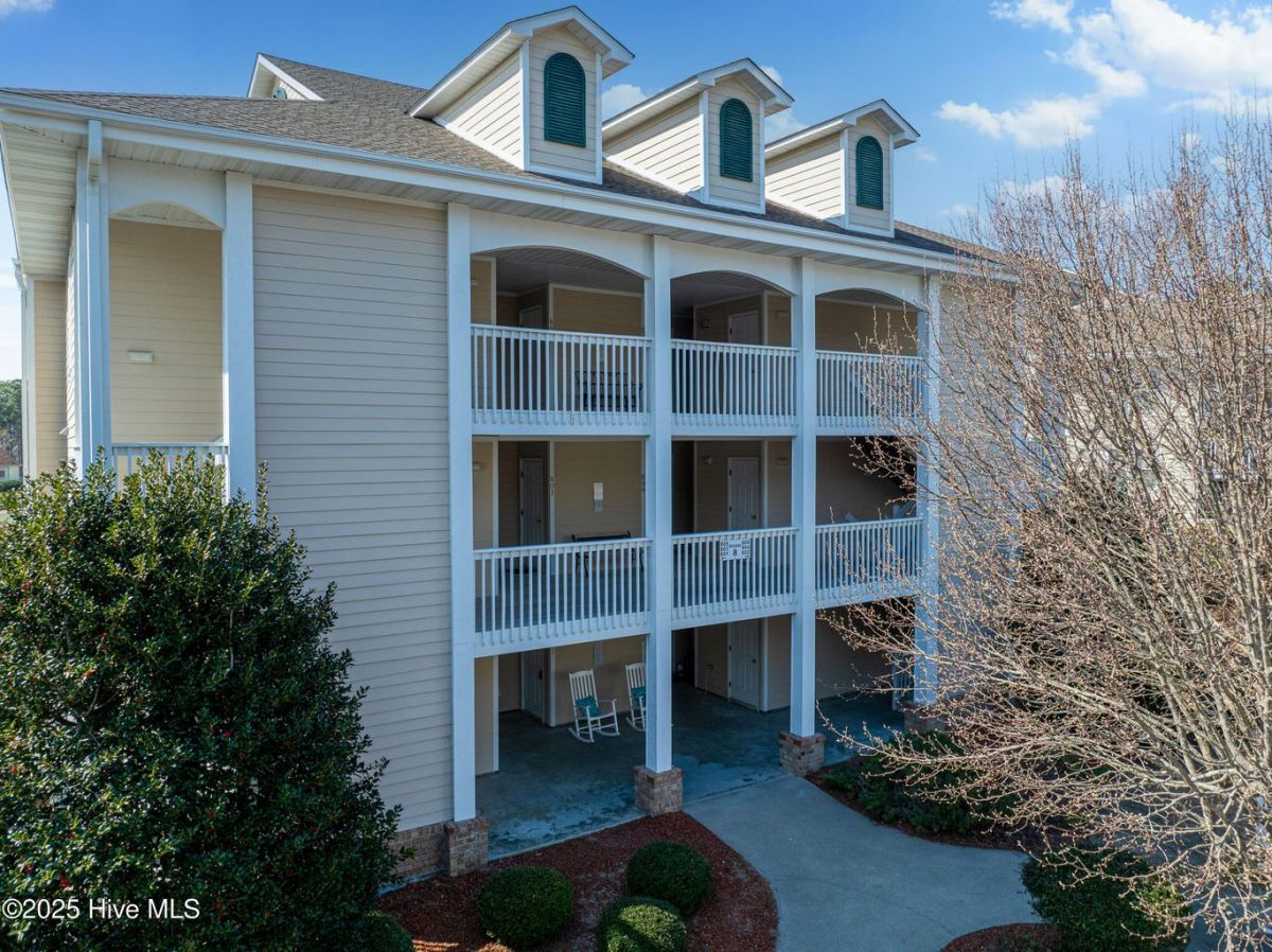 3350 Club Villas Drive