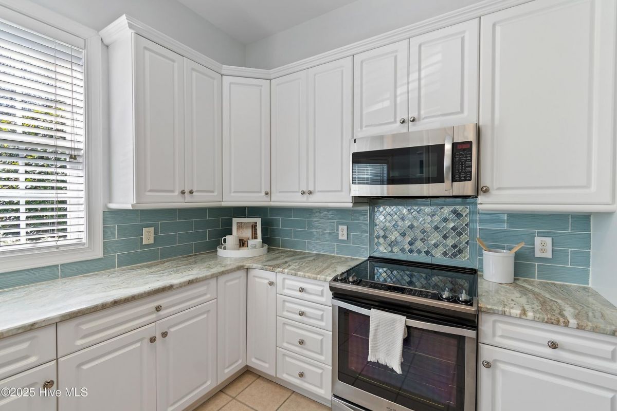 3138 Lakeside Commons Drive