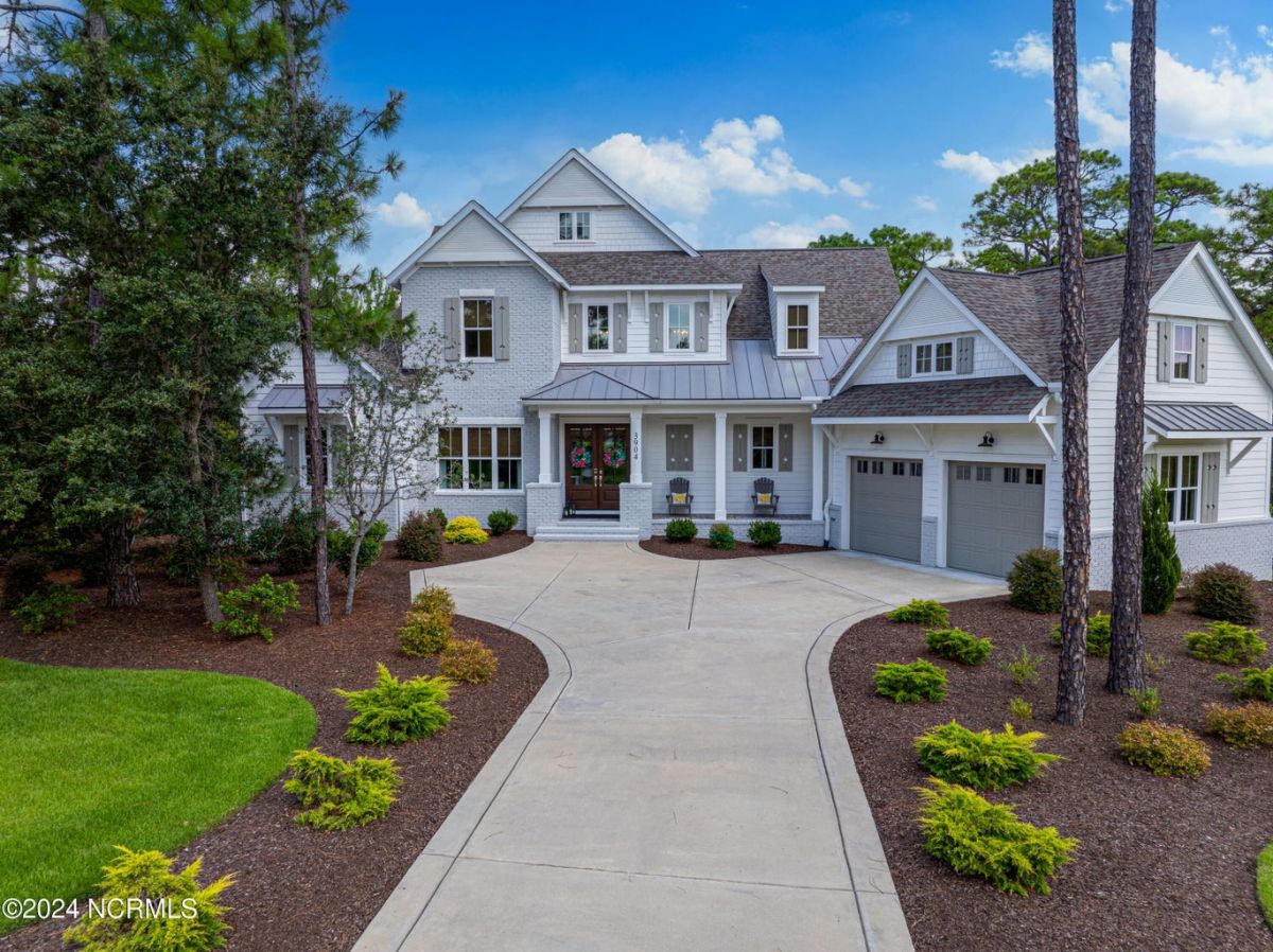 3904 Marshfield Drive