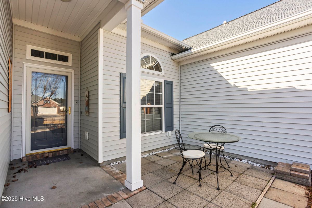 484 Sandpiper Bay Drive