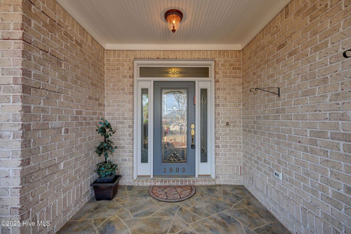 1003 Chalet Court