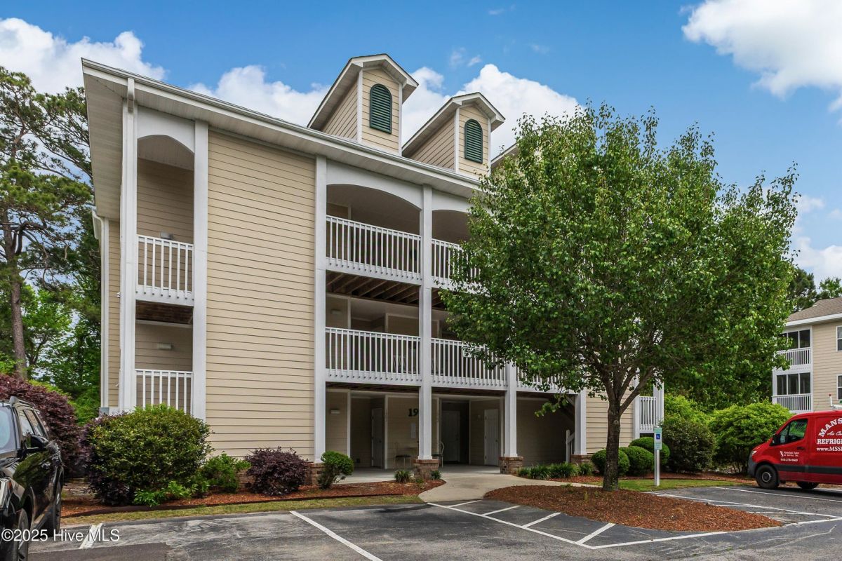 3350 Club Villas Drive