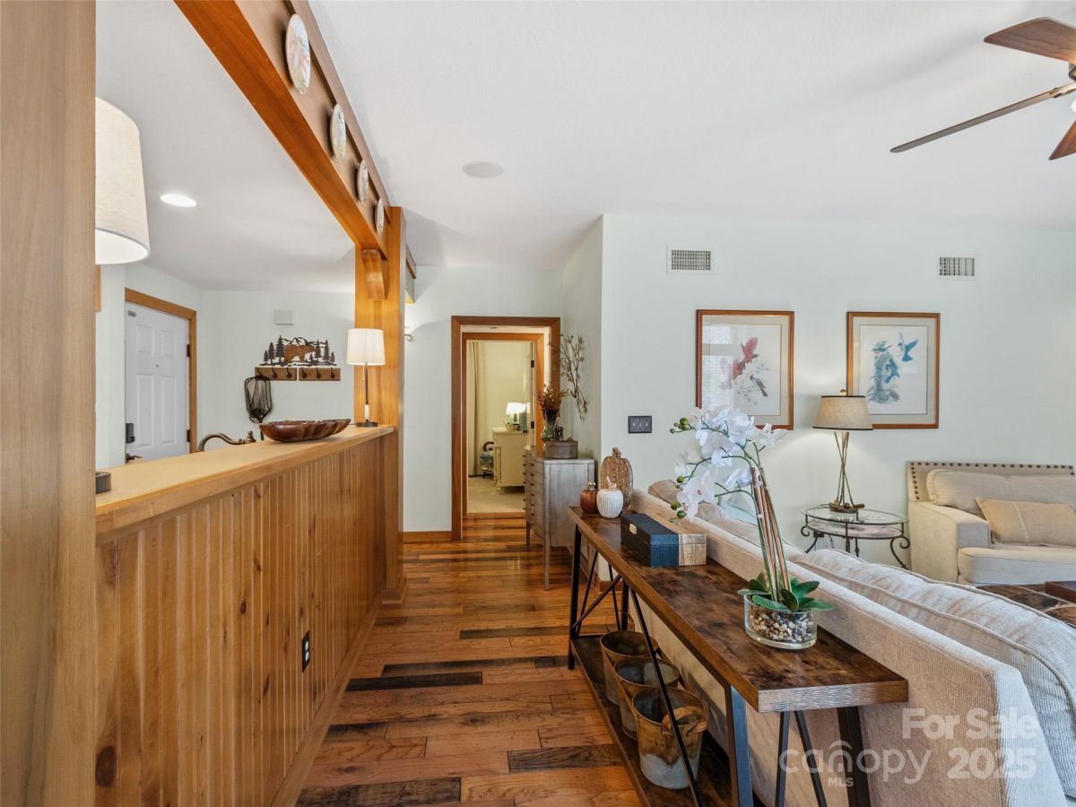 222 Creekside Way