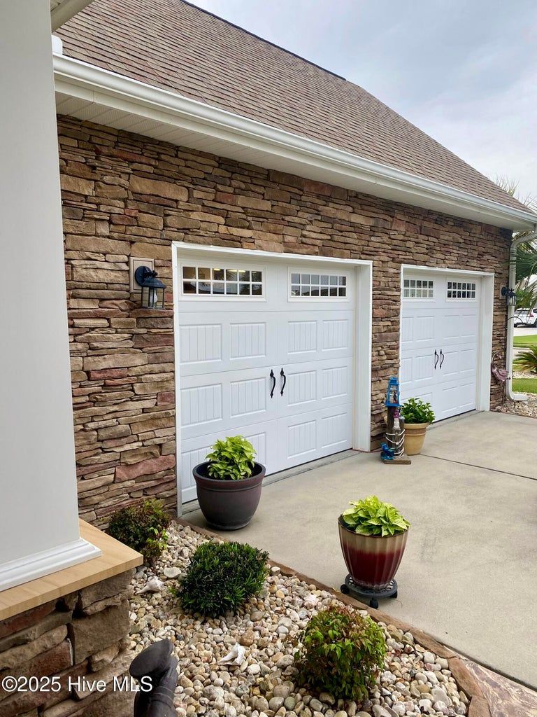 1260 Neptuno Court