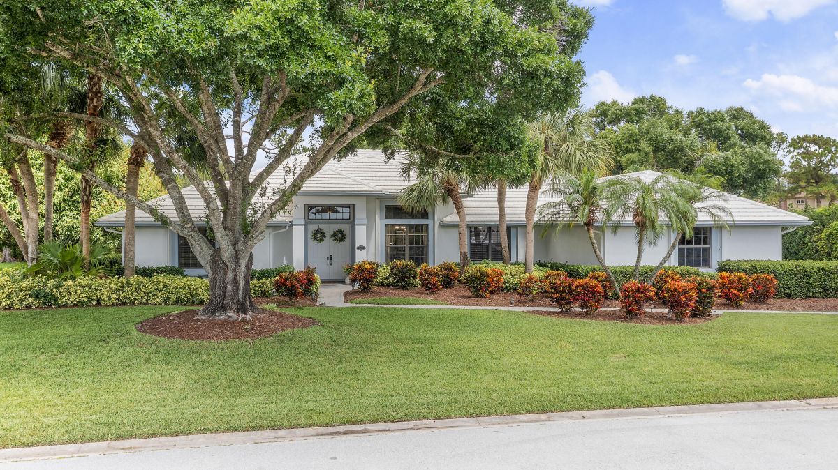 756 Pelican Cove