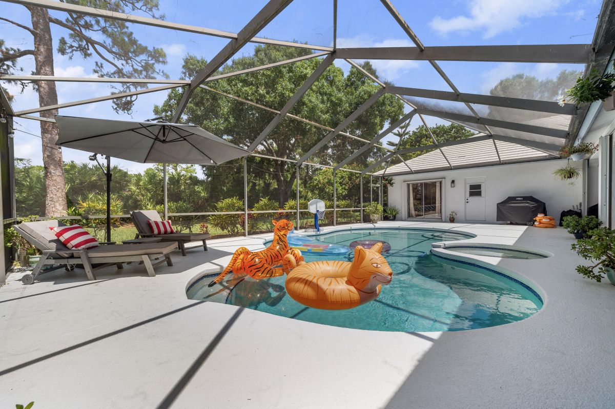 756 Pelican Cove