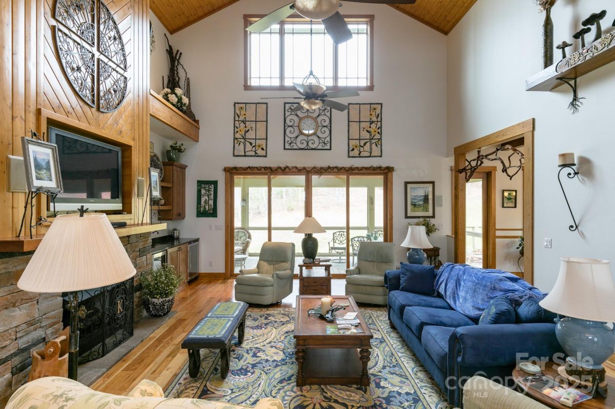 324 Austin Mountain Drive