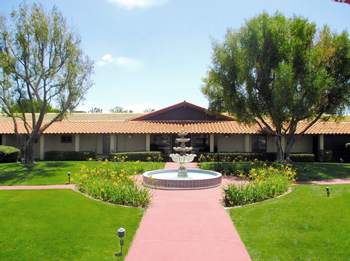 1456 E Philadelphia St #109