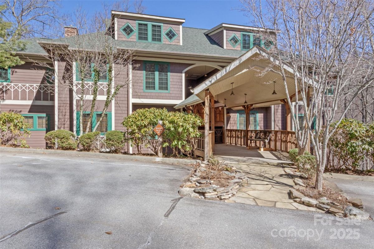 61 Creekside Way