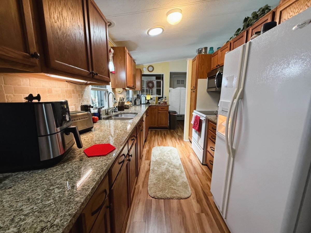 3187 Moonshadow Lane