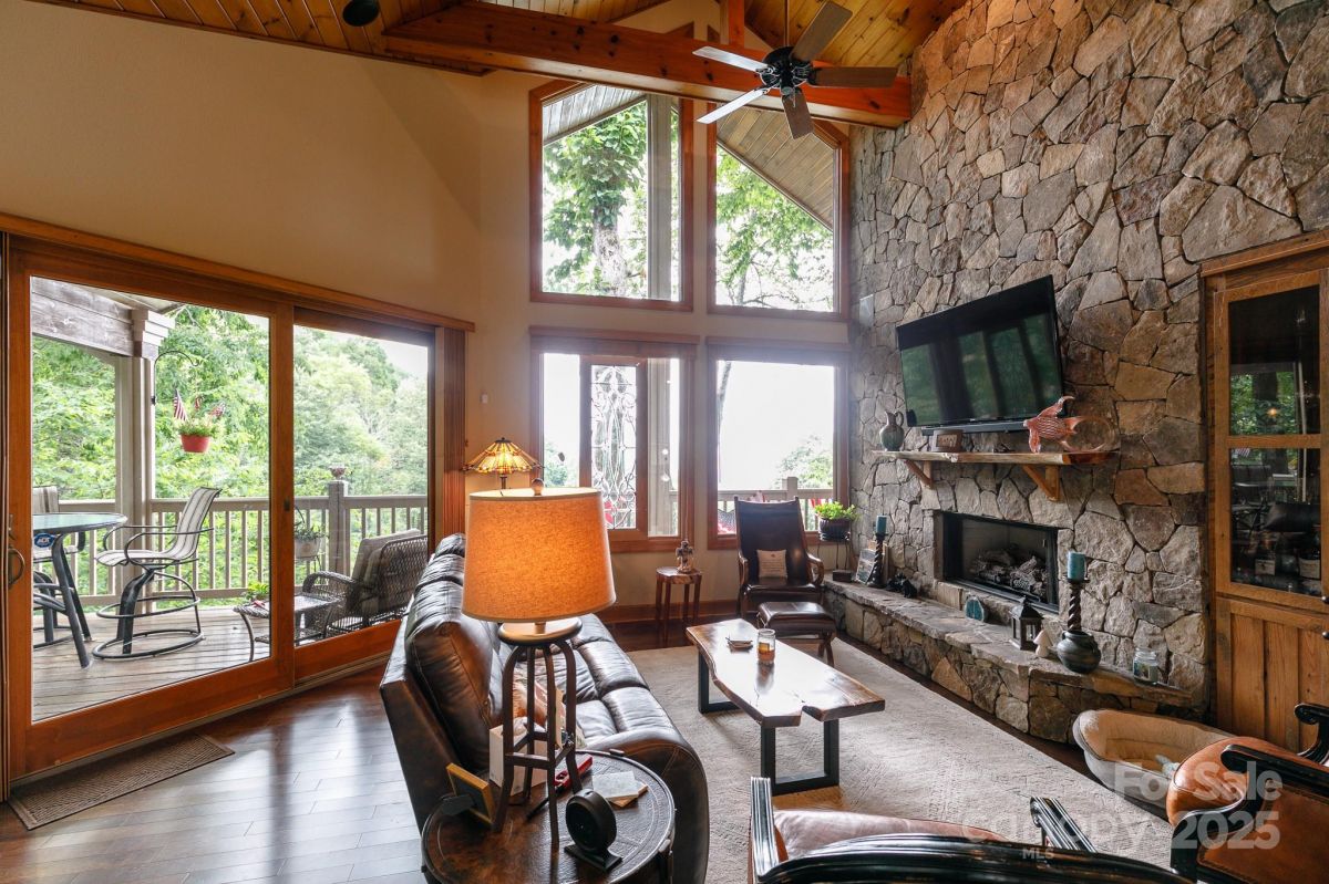 25 Ivy Point Lane