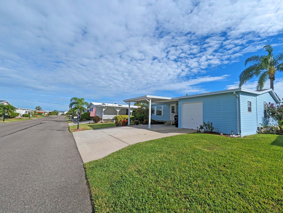 910 La Quinta Blvd., Winter Haven, FL 33881