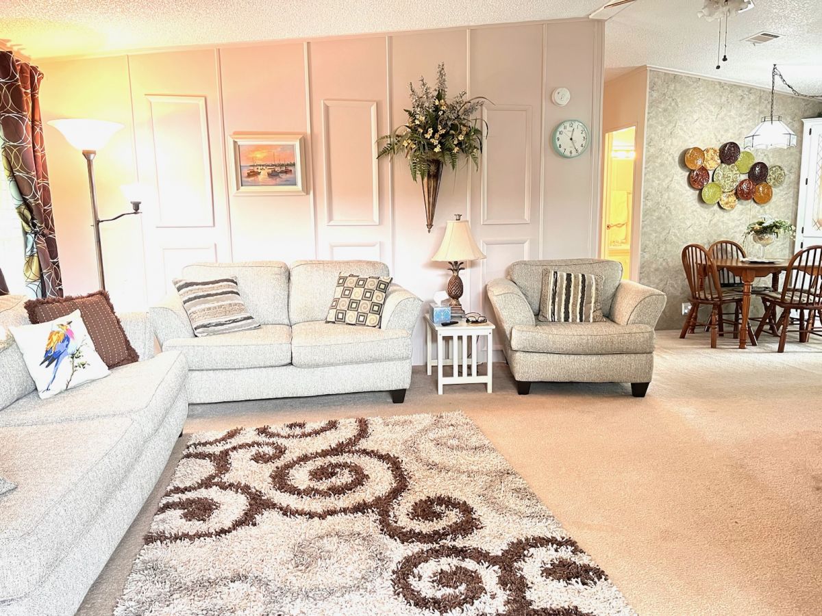 916 Westside Ridge Blvd.